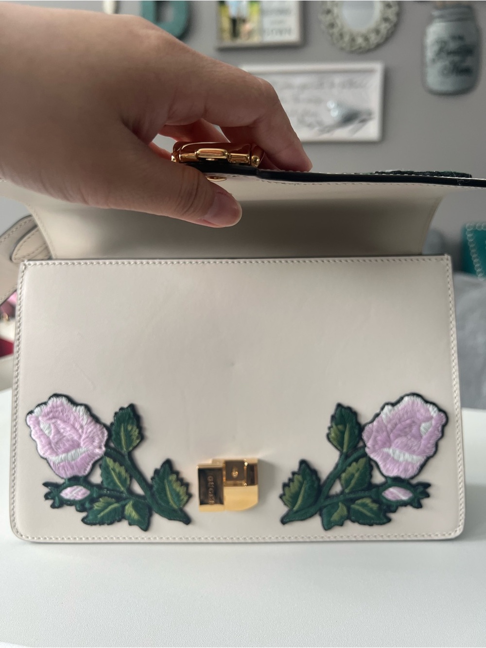 Gucci White Sylvie Floral Embroidered Leather Shoulder Bag - Picture 9 of 16